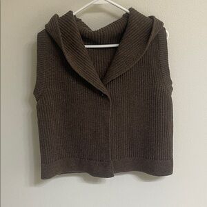 Justone Doll 1 button wool hoodie vest.